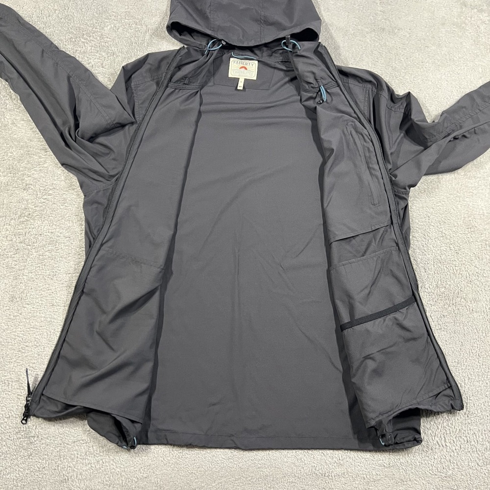 Faherty Men's Black Windbreaker with Light Blue Accents - Picture 7 of 13